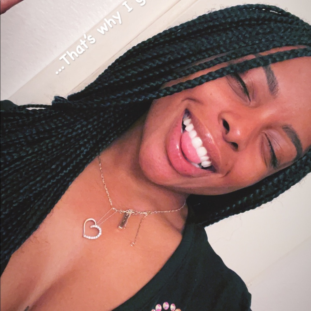 Meet your Posher, Angela